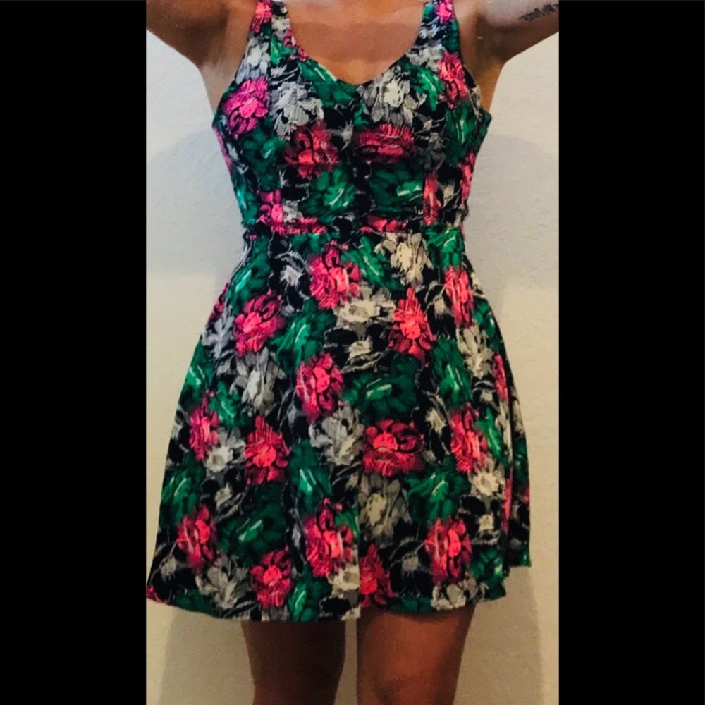 Flower print vneck tank top style dress